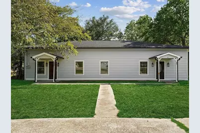 808 Beaumont Street, Anahuac, TX 77514 - Photo 1