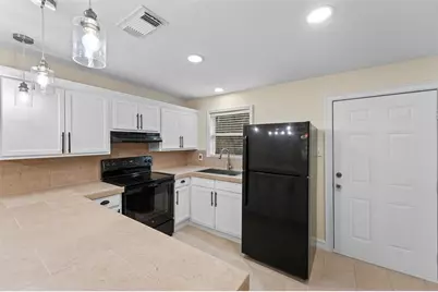 808 Beaumont Street, Anahuac, TX 77514 - Photo 9