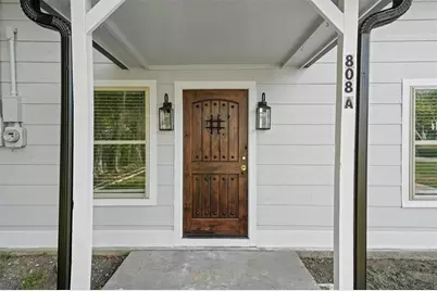 808 Beaumont Street, Anahuac, TX 77514 - Photo 7