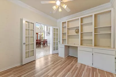 10 Seneca Place, The Woodlands, TX 77382 - Photo 5