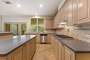 10 Seneca Pl, The Woodlands, TX 77382 - Photo 11