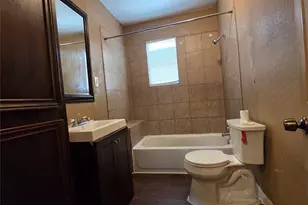 1036 Caperton St, Houston, TX 77022 - Photo 9