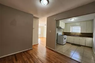 7937 Oak Knoll Ln, Houston, TX 77028 - Photo 3