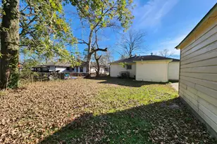 7937 Oak Knoll Ln, Houston, TX 77028 - Photo 13