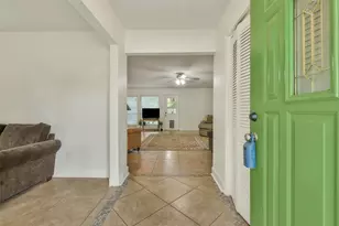 5705 Woodville Ln, Pearland, TX 77584 - Photo 3