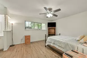 5705 Woodville Ln, Pearland, TX 77584 - Photo 13