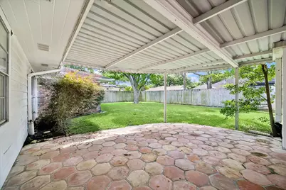 8015 Burning Hills Drive, Houston, TX 77071 - Photo 33