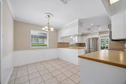 8015 Burning Hills Drive, Houston, TX 77071 - Photo 15