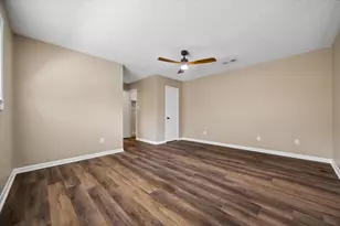 8015 Burning Hills Dr, Houston, TX 77071 - Photo 25