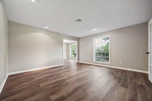 8015 Burning Hills Dr, Houston, TX 77071 - Photo 23