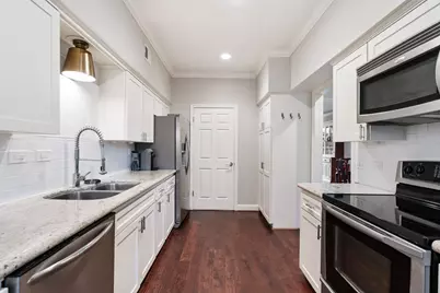 1126 Fountain View Drive #210, Houston, TX 77057 - Photo 5