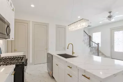 721 Doverside Street, Houston, TX 77022 - Photo 9