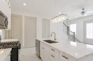 721 Doverside St, Houston, TX 77022 - Photo 9