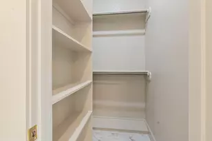 721 Doverside St, Houston, TX 77022 - Photo 15