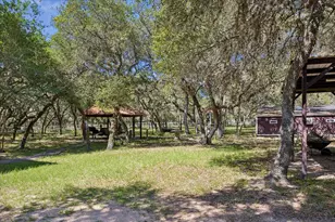 302 Bluebonnet Bend, Sheridan, TX 77475 - Photo 23