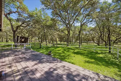 302 Bluebonnet Bend, Sheridan, TX 77475 - Photo 21