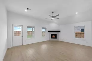 61 Shining Pt Dr, Waller, TX 77484 - Photo 7