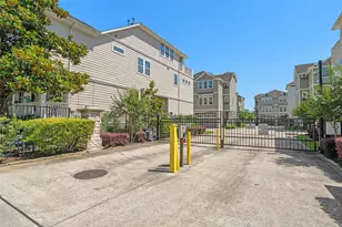 1244 Hobbs Reach Ln, Houston, TX 77008 - Photo 33