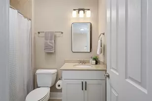 1244 Hobbs Reach Ln, Houston, TX 77008 - Photo 11