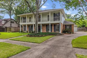 15710 Crestbrook Dr, Houston, TX 77059 - Photo 3