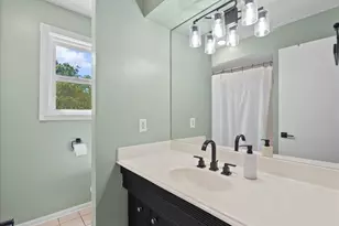 15710 Crestbrook Dr, Houston, TX 77059 - Photo 27