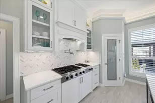 241 Tamana Dr, Galveston, TX 77554 - Photo 11