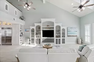 241 Tamana Dr, Tiki Island, TX 77554 - Photo 7