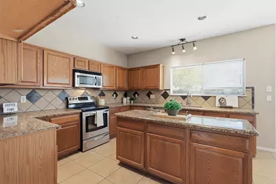 322 Welford Lane, Highlands, TX 77562 - Photo 5
