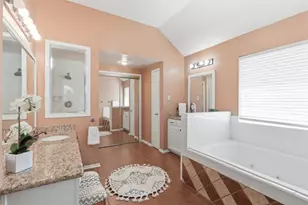 322 Welford Ln, Highlands, TX 77562 - Photo 13