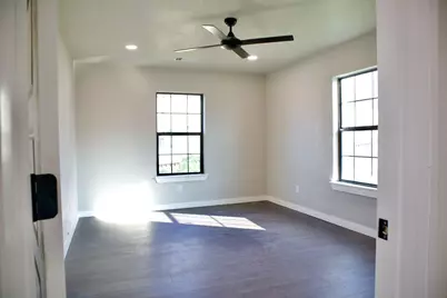 428 Van Molan Street, Houston, TX 77022 - Photo 13