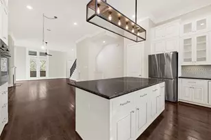 1750 W 23rd St, Houston, TX 77008 - Photo 7