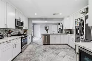 4002 Cheena Dr, Houston, TX 77025 - Photo 9