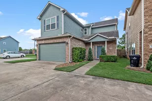 7036 W 43rd St, Houston, TX 77092 - Photo 1