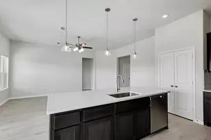 2000 Twin Lakes Blvd, West Columbia, TX 77486 - Photo 13