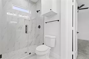 8403 Sunnyhill St, Houston, TX 77088 - Photo 23