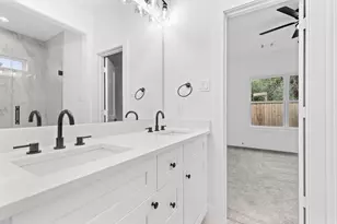 8403 Sunnyhill St, Houston, TX 77088 - Photo 17