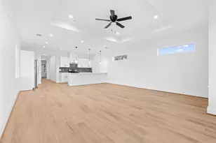 8403 Sunnyhill St, Houston, TX 77088 - Photo 13