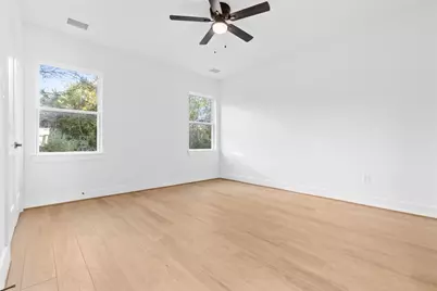 8403 Sunnyhill Street, Houston, TX 77088 - Photo 15