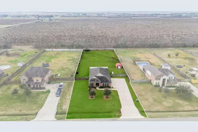 4926 Magnolia Bend Drive, Rosharon, TX 77583 - Photo 1