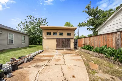 1913 Thonig Road, Houston, TX 77055 - Photo 31