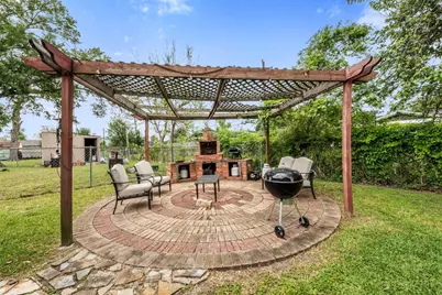 1913 Thonig Road, Houston, TX 77055 - Photo 27