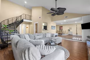 54 Campeche Cir, Galveston, TX 77554 - Photo 5