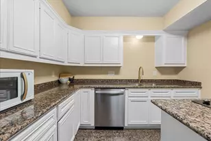 54 Campeche Cir, Galveston, TX 77554 - Photo 13