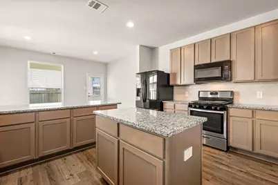 2906 Lawrence Park Court, Conroe, TX 77304 - Photo 5