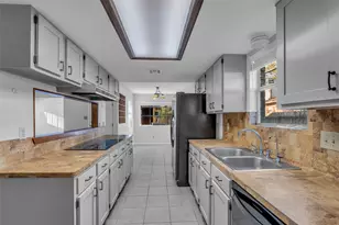 3747 Clear Falls Dr, Kingwood, TX 77339 - Photo 5