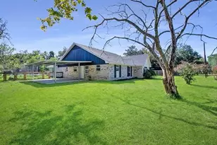 545 Elm St, Sour Lake, TX 77659 - Photo 9