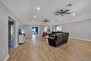 545 Elm St, Sour Lake, TX 77659 - Photo 15