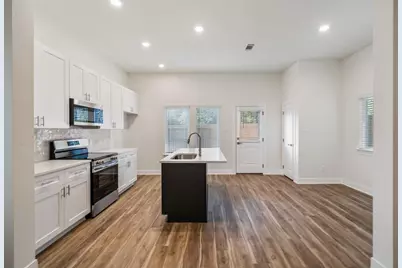 408 W Marlin Street, Willis, TX 77378 - Photo 3