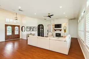 2286 Riverside Dr, West Columbia, TX 77486 - Photo 9