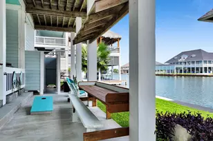 1295 Lagoon Dr, Crystal Beach, TX 77650 - Photo 5